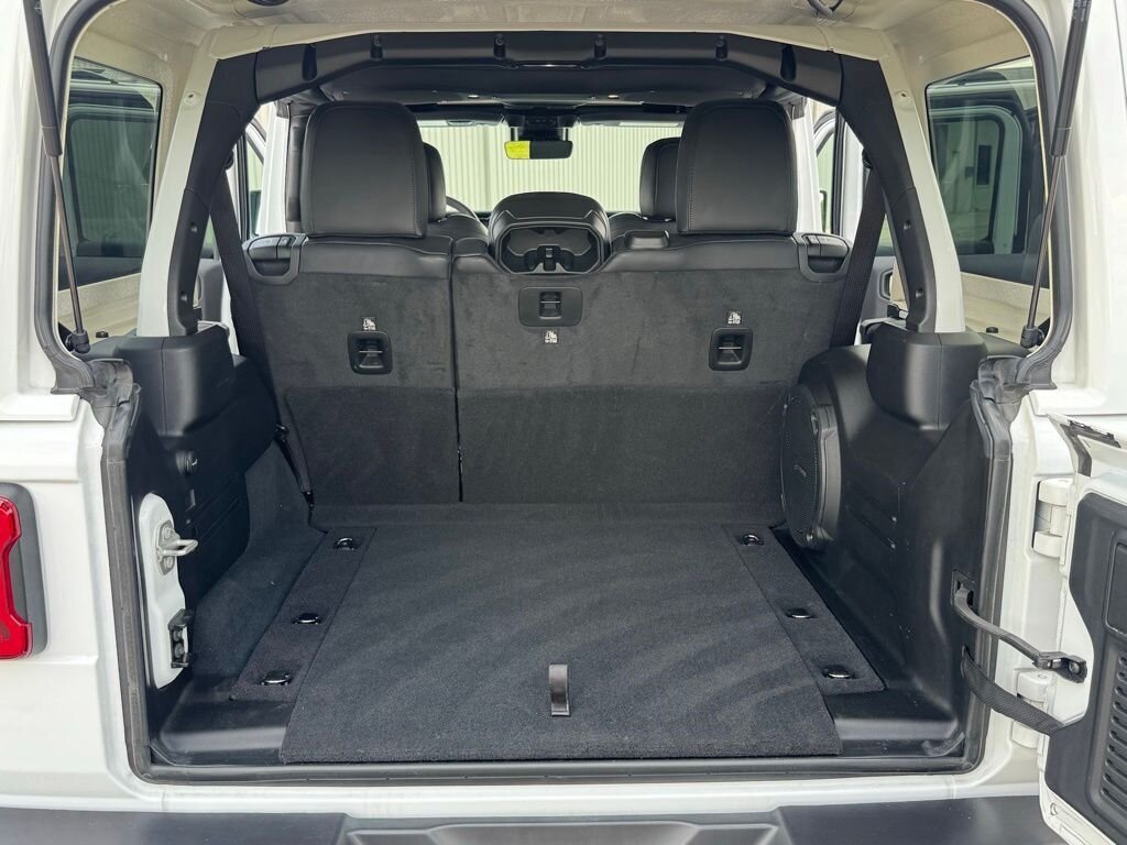 2024 Jeep Wrangler Sahara - Photo 38 - Martin, TN 38237