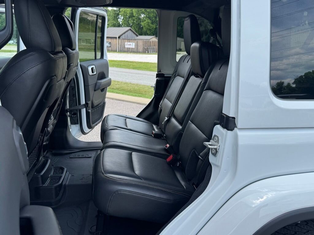 2024 Jeep Wrangler Sahara - Photo 37 - Martin, TN 38237