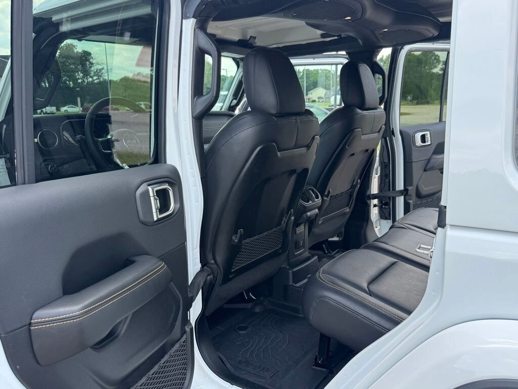 2024 Jeep Wrangler Sahara - Photo 36 - Martin, TN 38237
