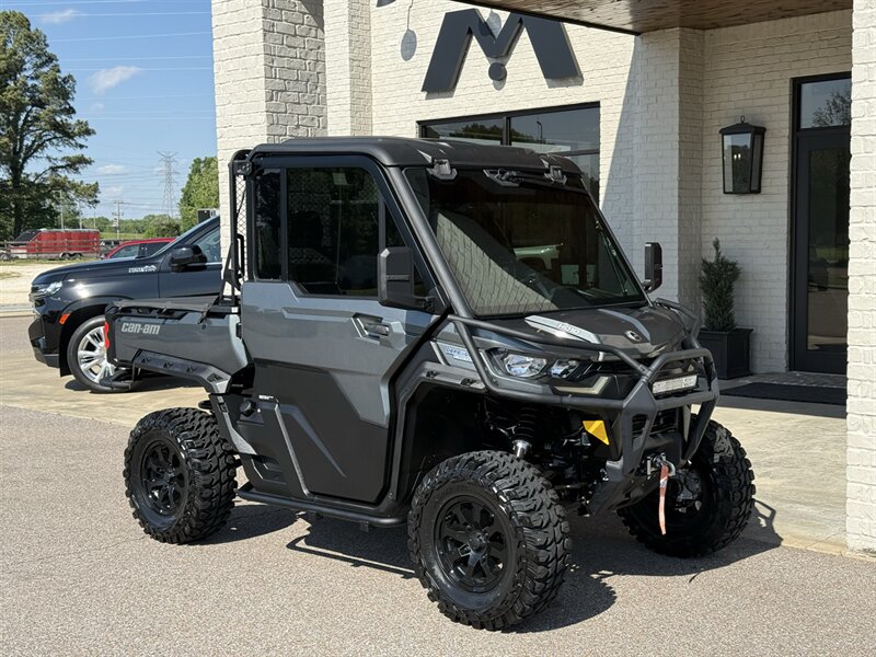 2024 Can-Am Defender Limited HD10  