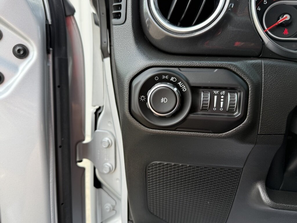 2022 Jeep Wrangler Unlimited Rubicon 392   - Photo 23 - Martin, TN 38237
