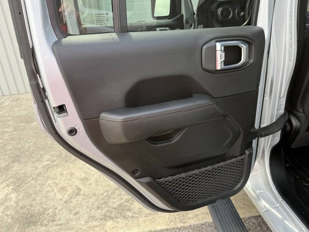2022 Jeep Wrangler Unlimited Rubicon 392   - Photo 32 - Martin, TN 38237
