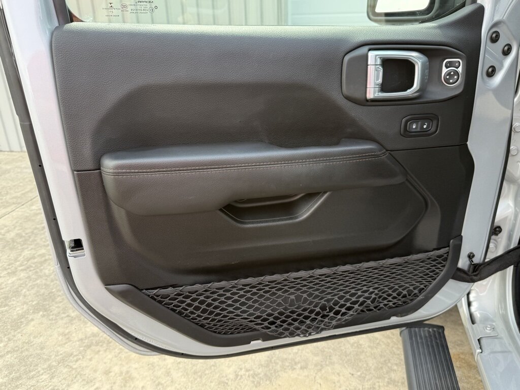 2022 Jeep Wrangler Unlimited Rubicon 392   - Photo 30 - Martin, TN 38237