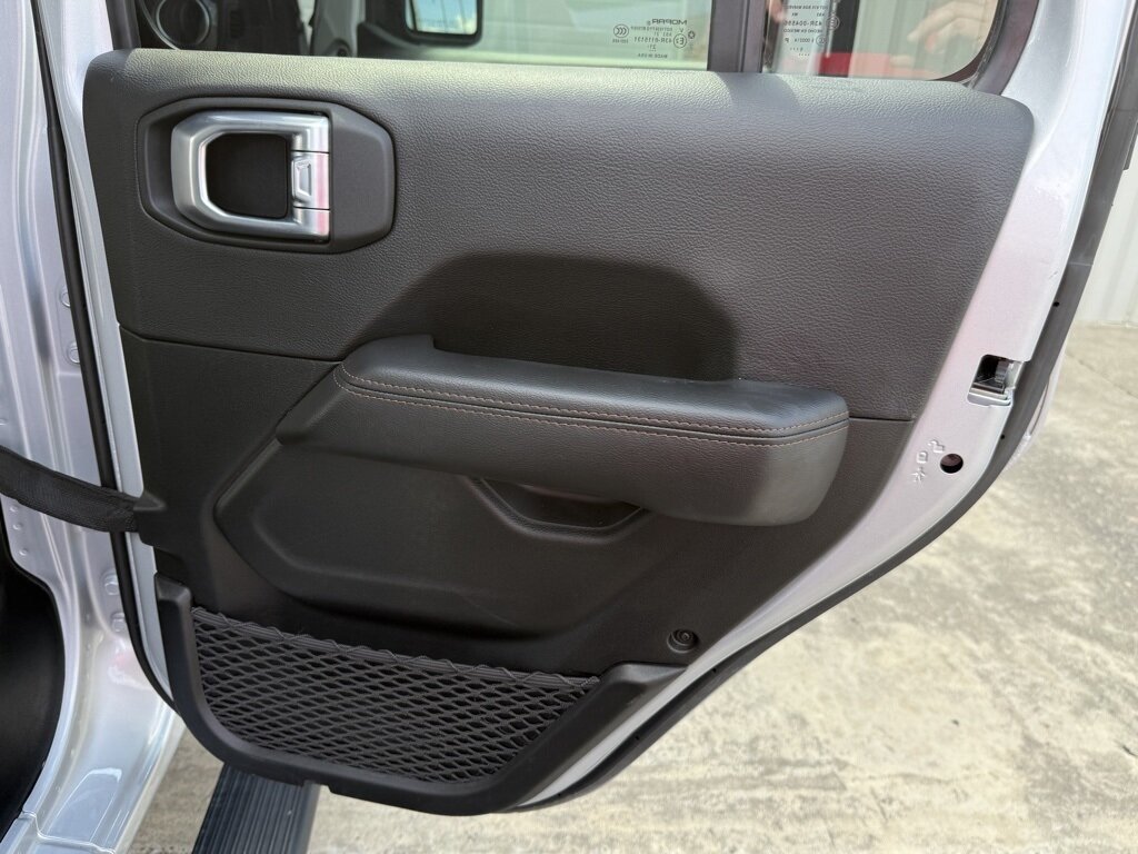 2022 Jeep Wrangler Unlimited Rubicon 392   - Photo 35 - Martin, TN 38237