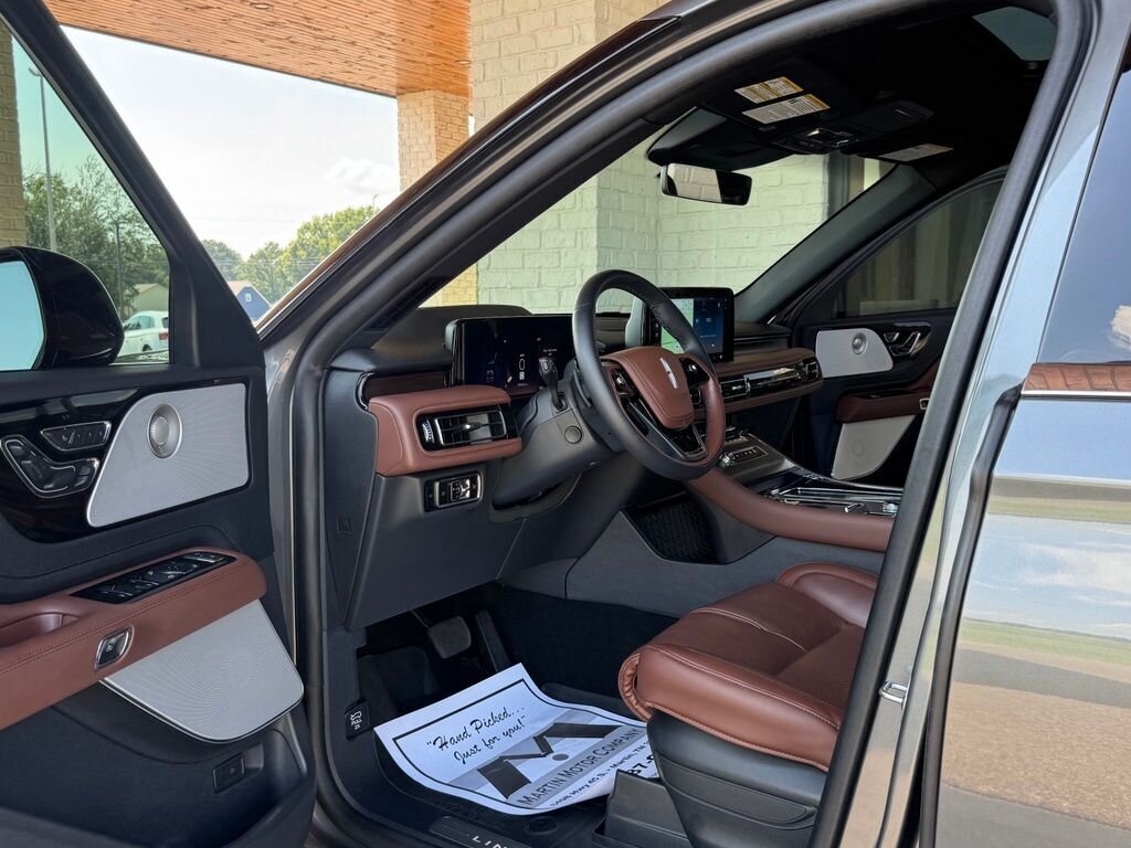 2025 Lincoln Aviator Reserve AWD   - Photo 20 - Martin, TN 38237