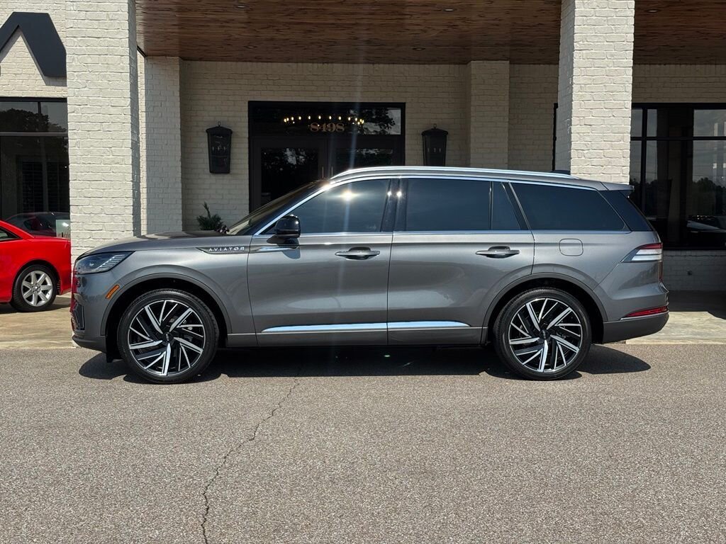 2025 Lincoln Aviator Reserve AWD   - Photo 6 - Martin, TN 38237