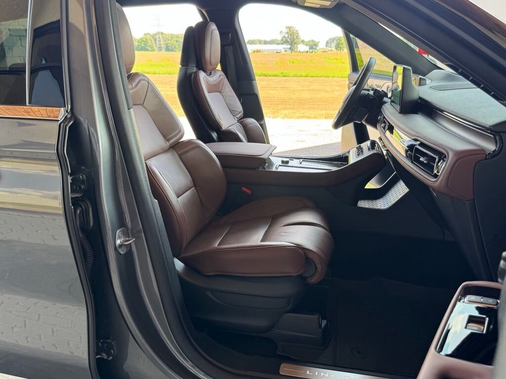 2025 Lincoln Aviator Reserve AWD   - Photo 47 - Martin, TN 38237