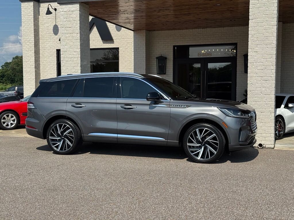 2025 Lincoln Aviator Reserve AWD   - Photo 16 - Martin, TN 38237