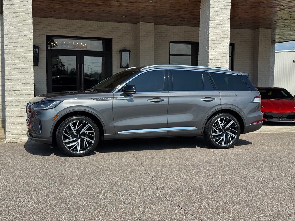 2025 Lincoln Aviator Reserve AWD   - Photo 5 - Martin, TN 38237