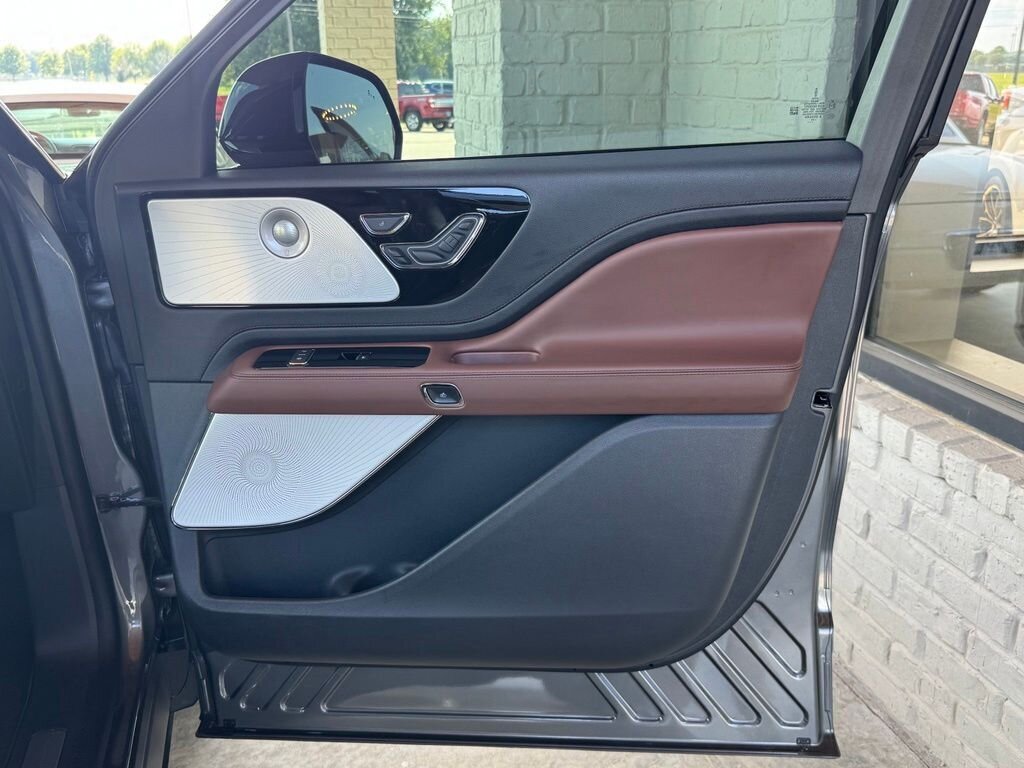 2025 Lincoln Aviator Reserve AWD   - Photo 48 - Martin, TN 38237