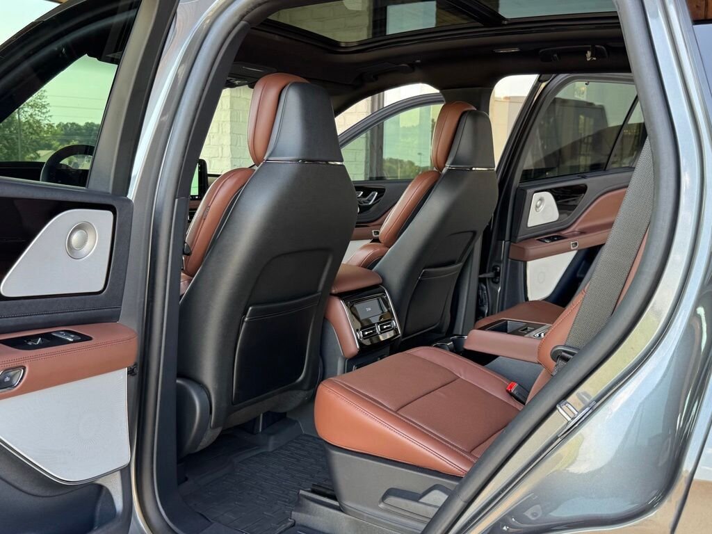 2025 Lincoln Aviator Reserve AWD   - Photo 33 - Martin, TN 38237