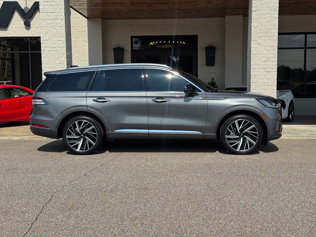 2025 Lincoln Aviator Reserve AWD   - Photo 15 - Martin, TN 38237
