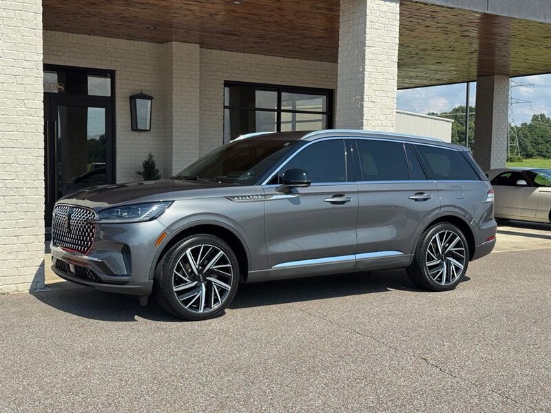2025 Lincoln Aviator Reserve AWD   - Photo 4 - Martin, TN 38237