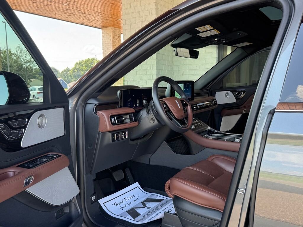 2025 Lincoln Aviator Reserve AWD   - Photo 21 - Martin, TN 38237