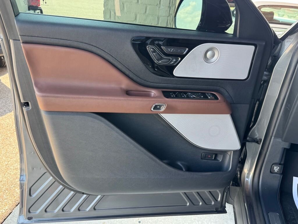 2025 Lincoln Aviator Reserve AWD   - Photo 32 - Martin, TN 38237