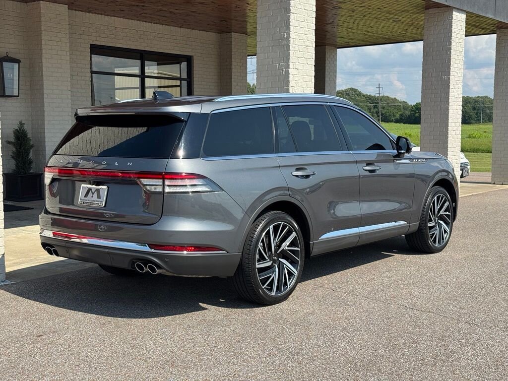2025 Lincoln Aviator Reserve AWD   - Photo 12 - Martin, TN 38237