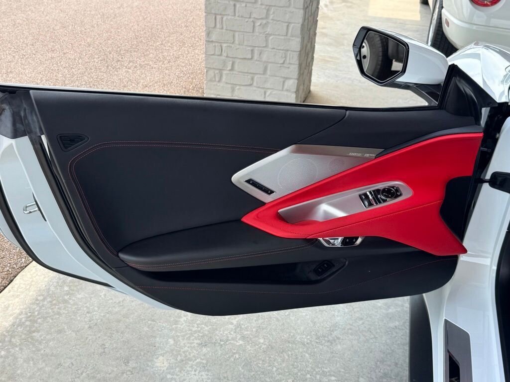 2021 Chevrolet Corvette Stingray 2LT - Photo 39 - Martin, TN 38237