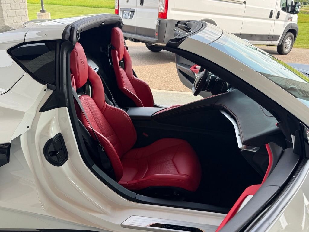 2021 Chevrolet Corvette Stingray 2LT - Photo 42 - Martin, TN 38237