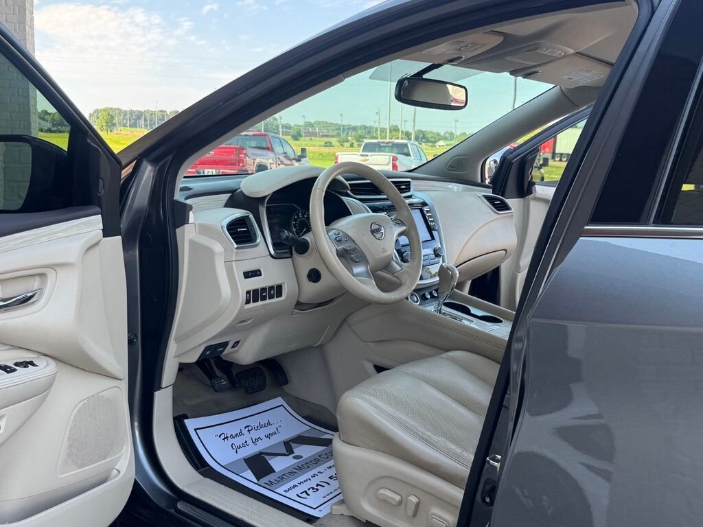 2015 Nissan Murano Platinum - Photo 19 - Martin, TN 38237