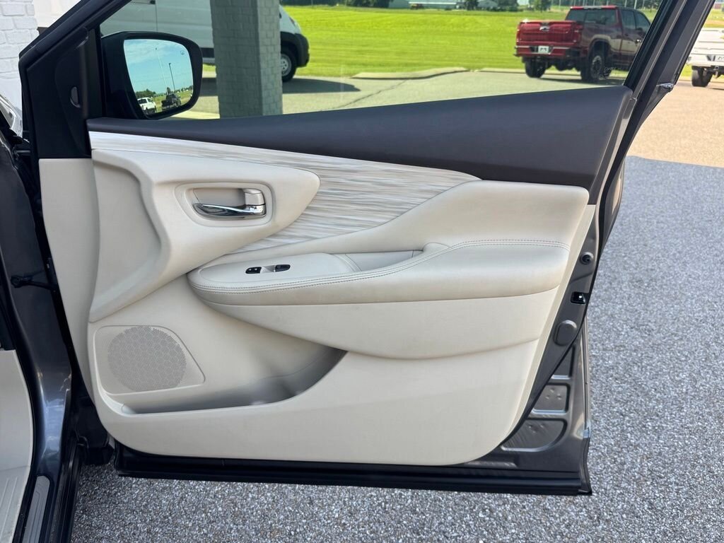 2015 Nissan Murano Platinum - Photo 43 - Martin, TN 38237