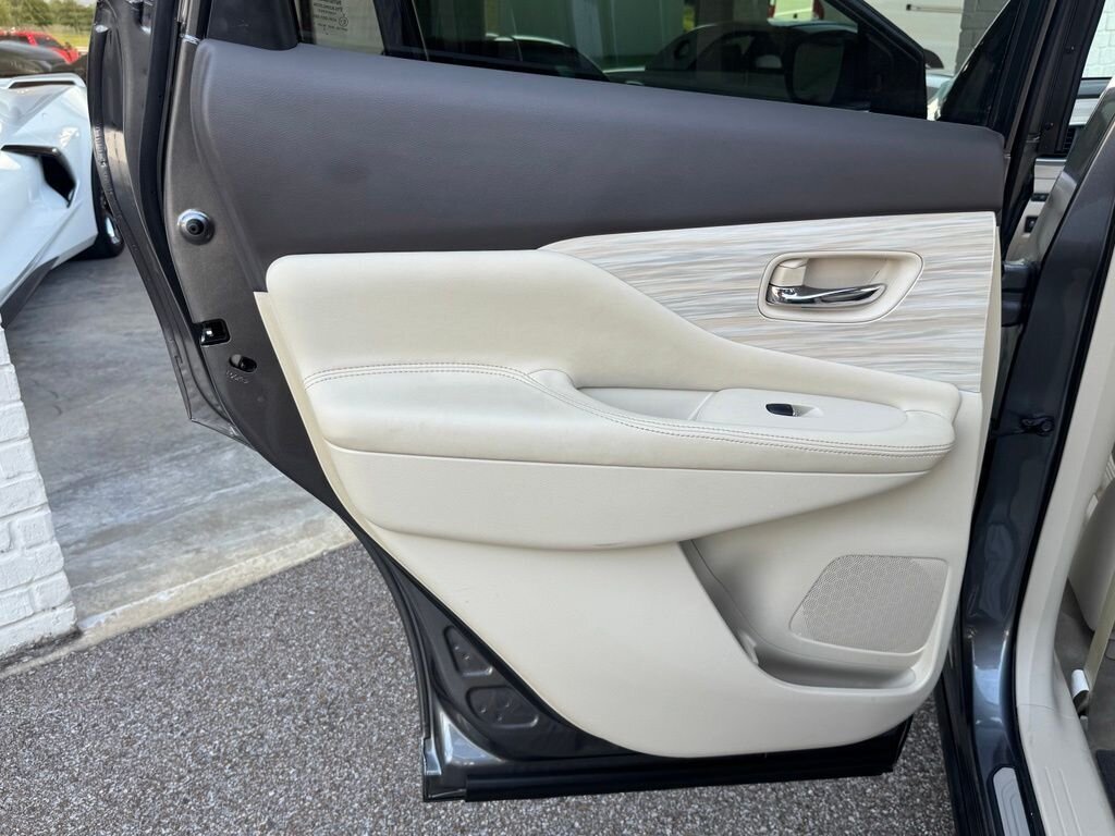 2015 Nissan Murano Platinum - Photo 34 - Martin, TN 38237