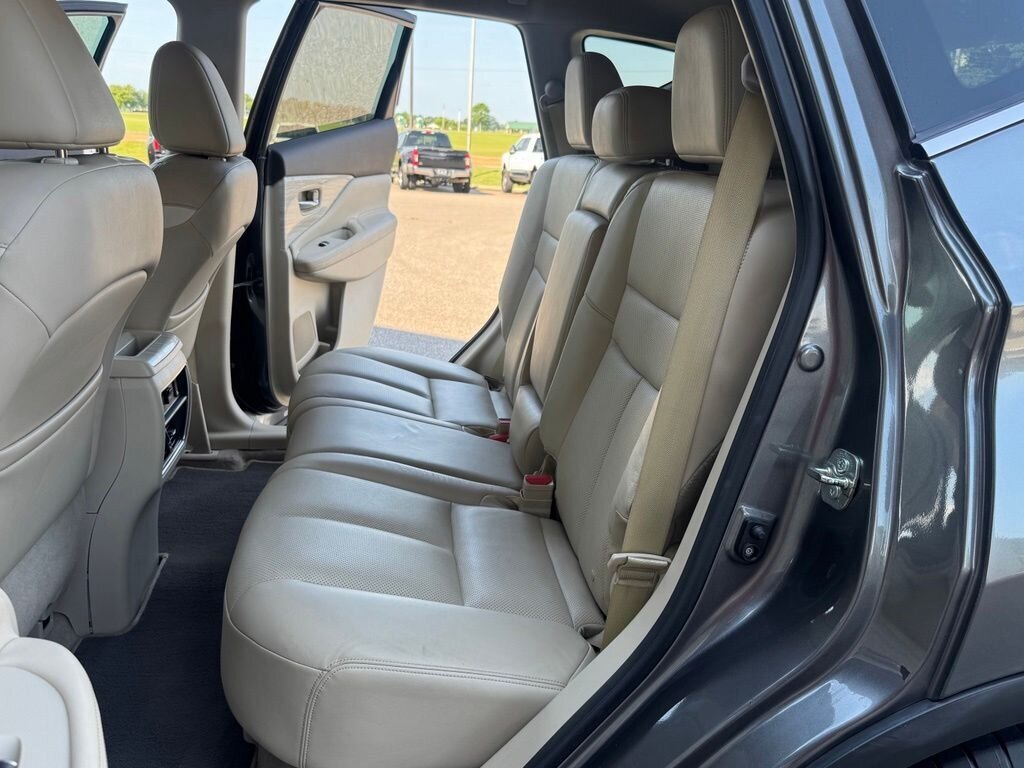 2015 Nissan Murano Platinum - Photo 33 - Martin, TN 38237