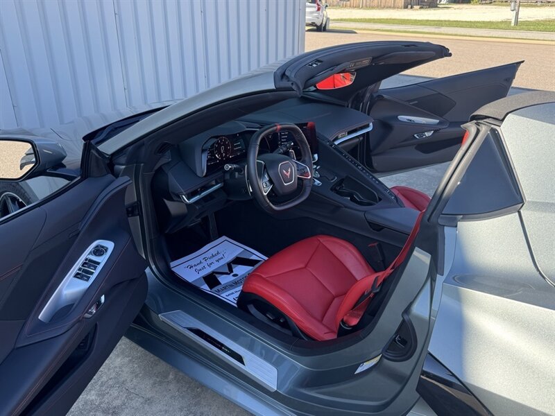 2023 Chevrolet Corvette 1LT photo 2