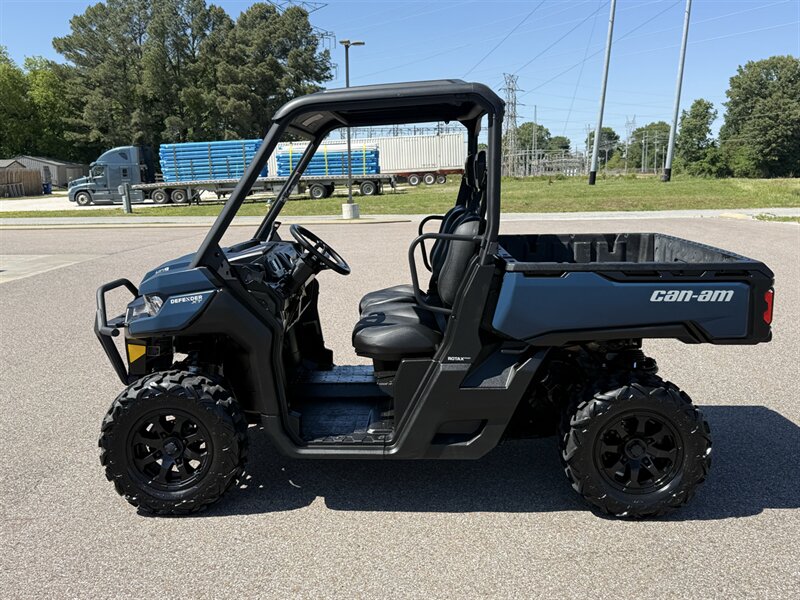 2025 Can-Am Defender XT HD9 - Photo 4 - Martin, TN 38237