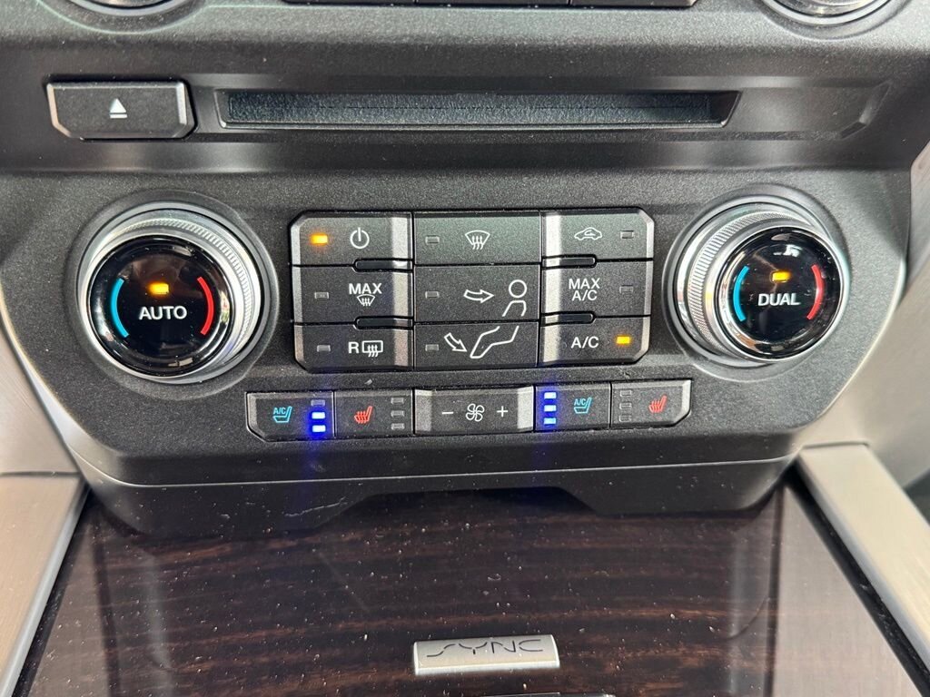 2017 Ford F-450 Super Duty Platinum DRW - Photo 31 - Martin, TN 38237