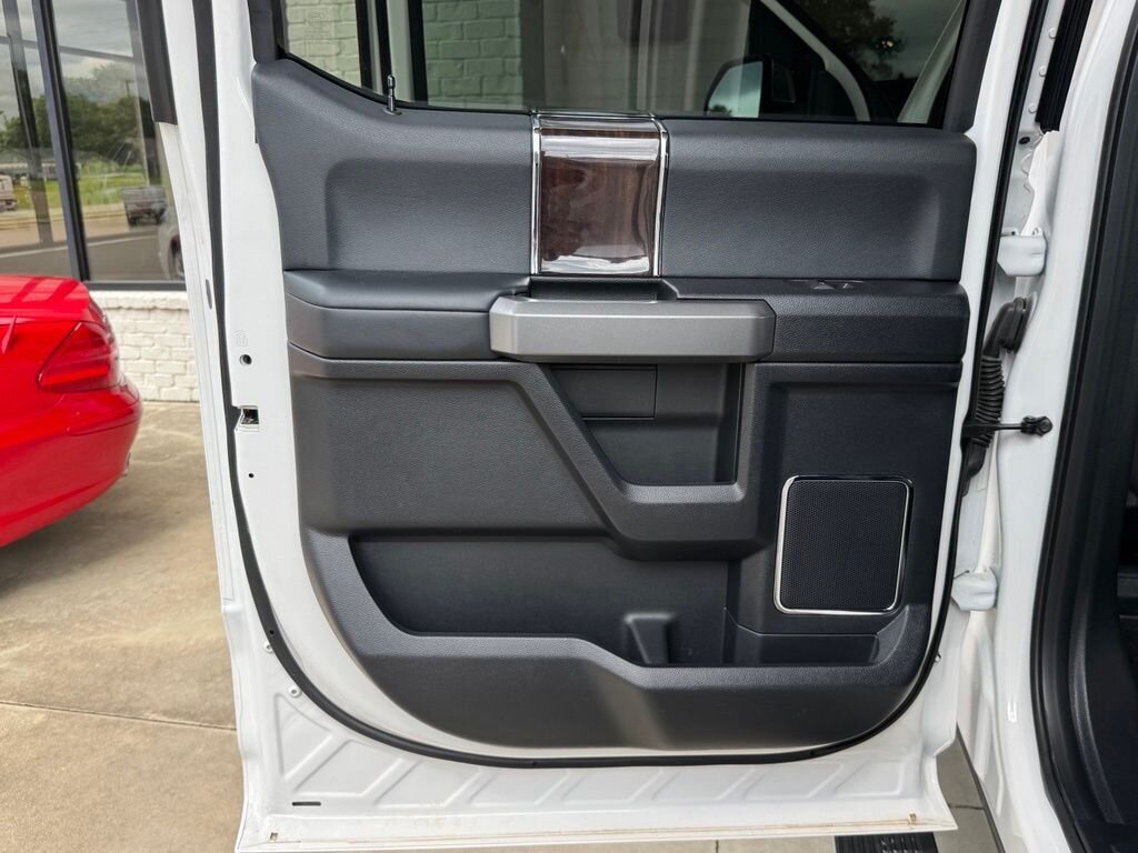 2017 Ford F-450 Super Duty Platinum DRW - Photo 43 - Martin, TN 38237