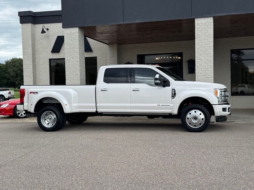 2017 Ford F-450 Super Duty Platinum DRW - Photo 18 - Martin, TN 38237