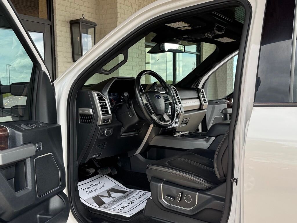 2017 Ford F-450 Super Duty Platinum DRW - Photo 24 - Martin, TN 38237