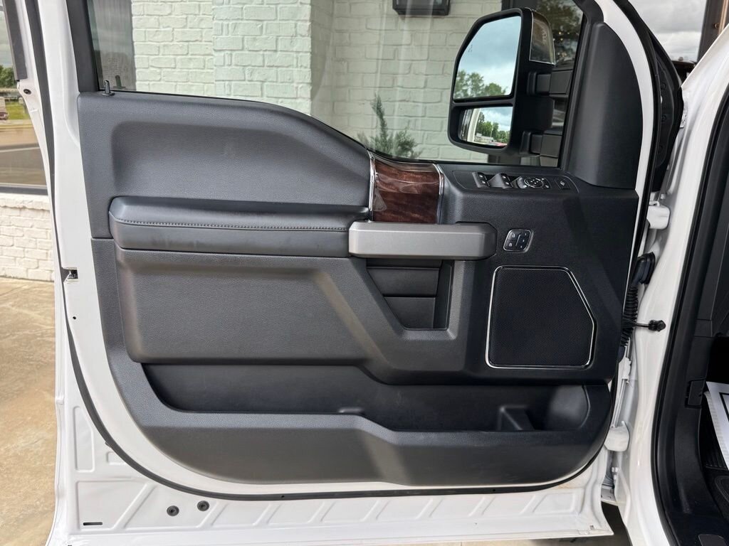 2017 Ford F-450 Super Duty Platinum DRW - Photo 40 - Martin, TN 38237
