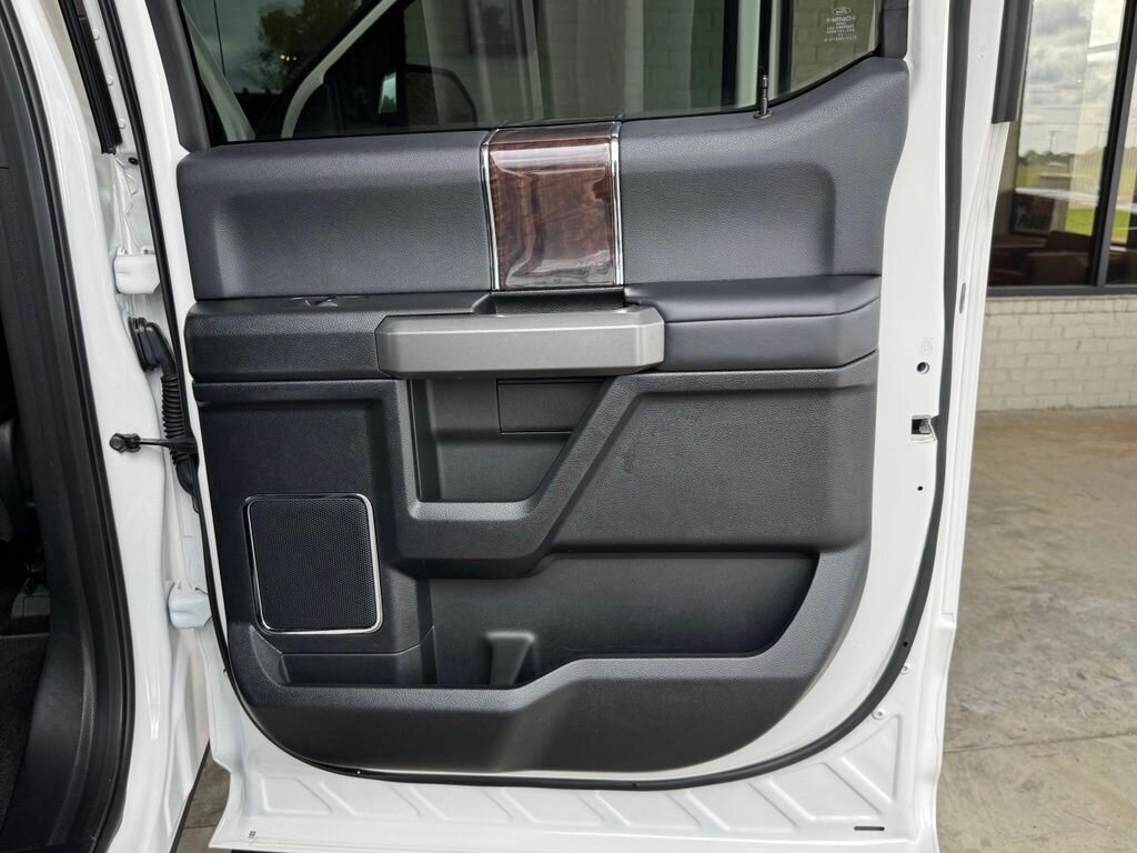 2017 Ford F-450 Super Duty Platinum DRW - Photo 46 - Martin, TN 38237