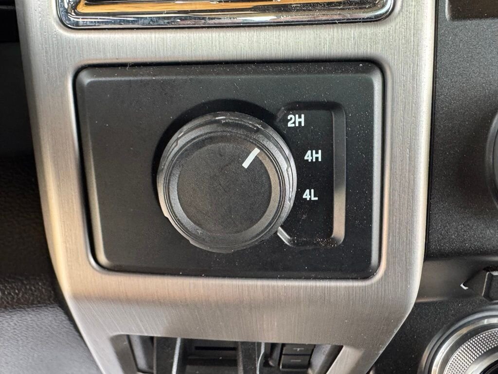 2017 Ford F-450 Super Duty Platinum DRW - Photo 32 - Martin, TN 38237