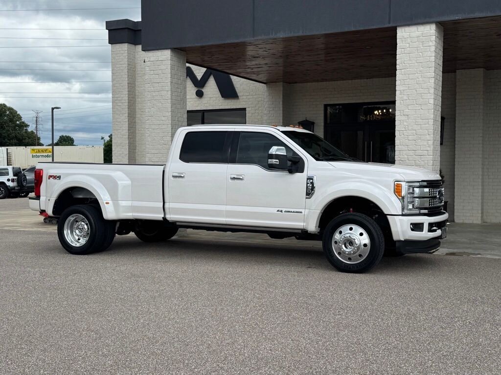 2017 Ford F-450 Super Duty Platinum DRW - Photo 19 - Martin, TN 38237