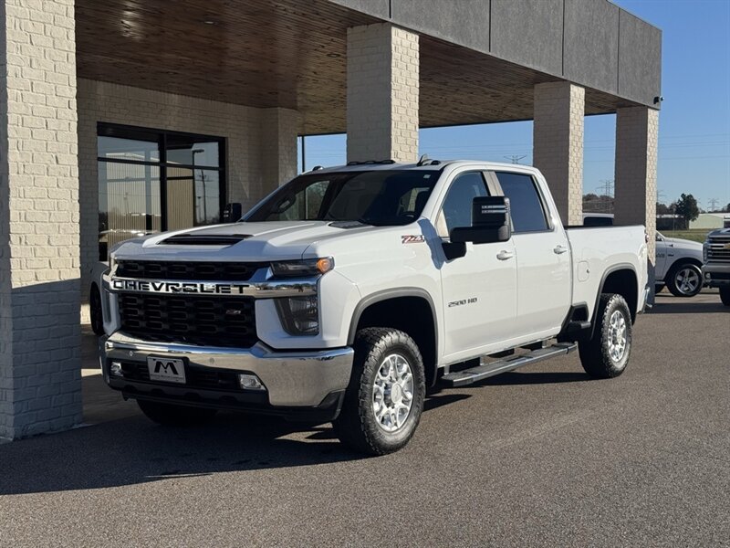 2022 Chevrolet Silverado 2500HD LT photo 3