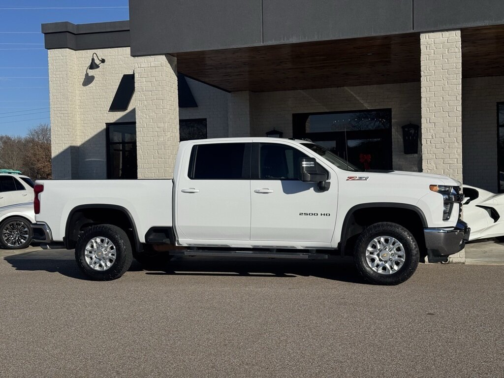 2022 Chevrolet Silverado 2500HD LT   - Photo 16 - Martin, TN 38237