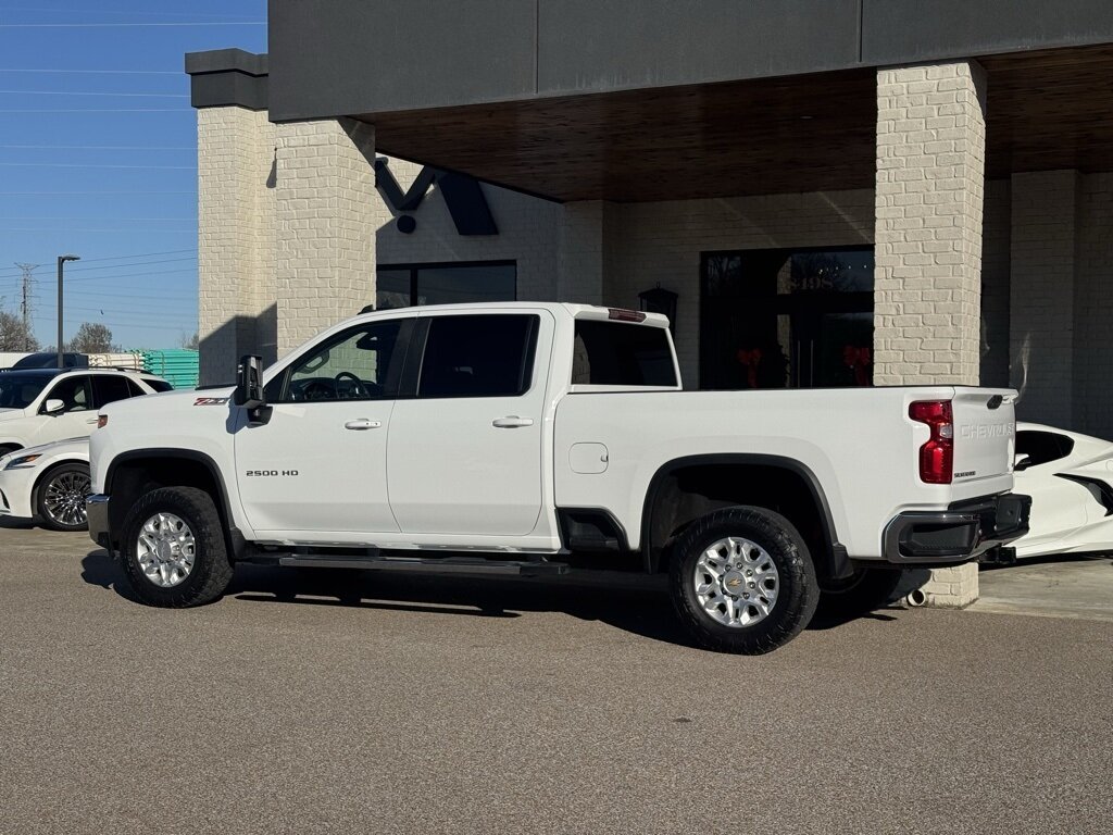 2022 Chevrolet Silverado 2500HD LT   - Photo 8 - Martin, TN 38237