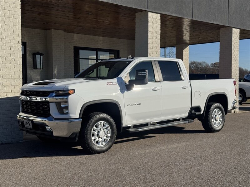 2022 Chevrolet Silverado 2500HD LT photo 4