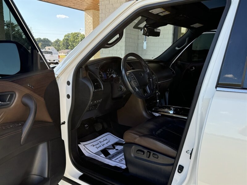 2019 Nissan Armada Platinum   - Photo 2 - Martin, TN 38237