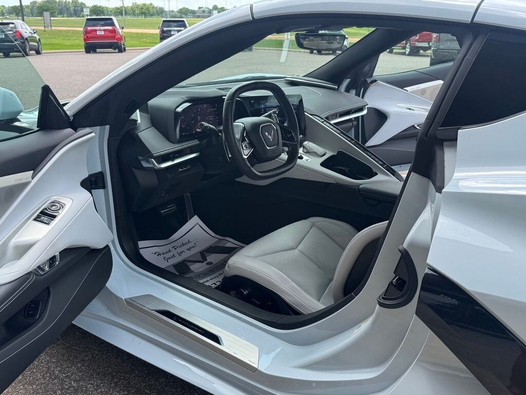 2022 Chevrolet Corvette Stingray 2LT - Photo 20 - Martin, TN 38237