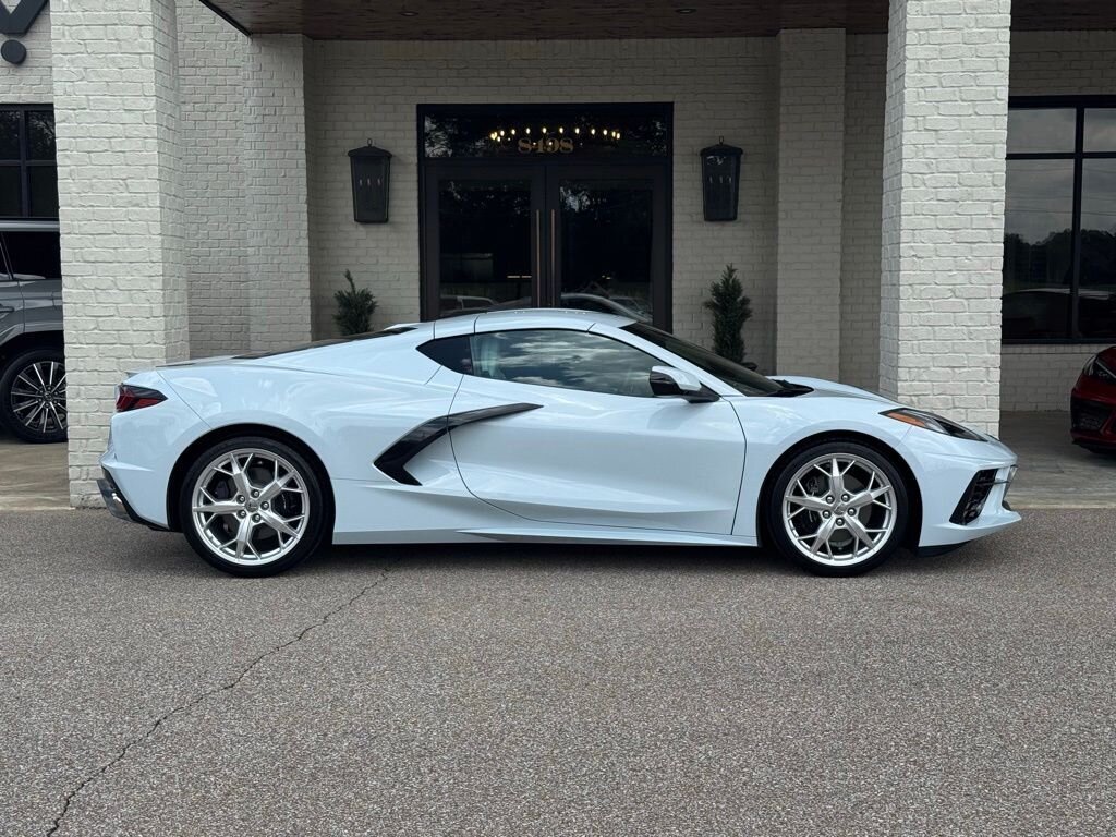 2022 Chevrolet Corvette Stingray 2LT - Photo 14 - Martin, TN 38237