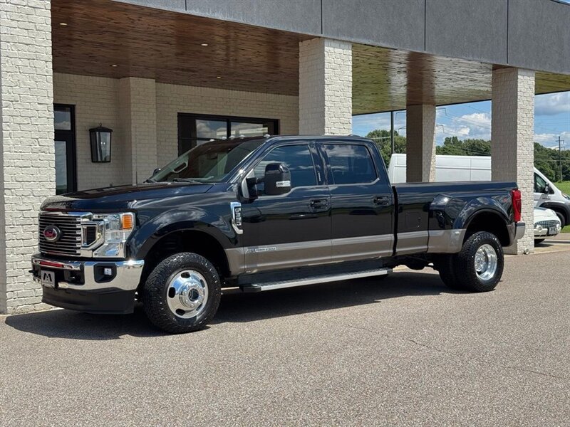 2022 Ford F-350 Lariat DRW   - Photo 4 - Martin, TN 38237