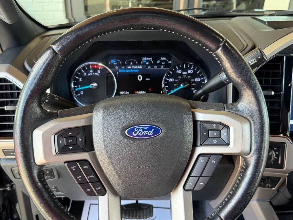 2022 Ford F-350 Lariat DRW   - Photo 25 - Martin, TN 38237