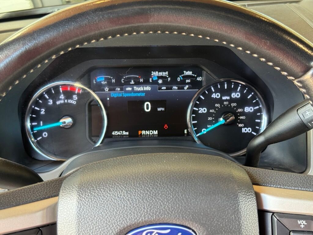 2022 Ford F-350 Lariat DRW   - Photo 26 - Martin, TN 38237