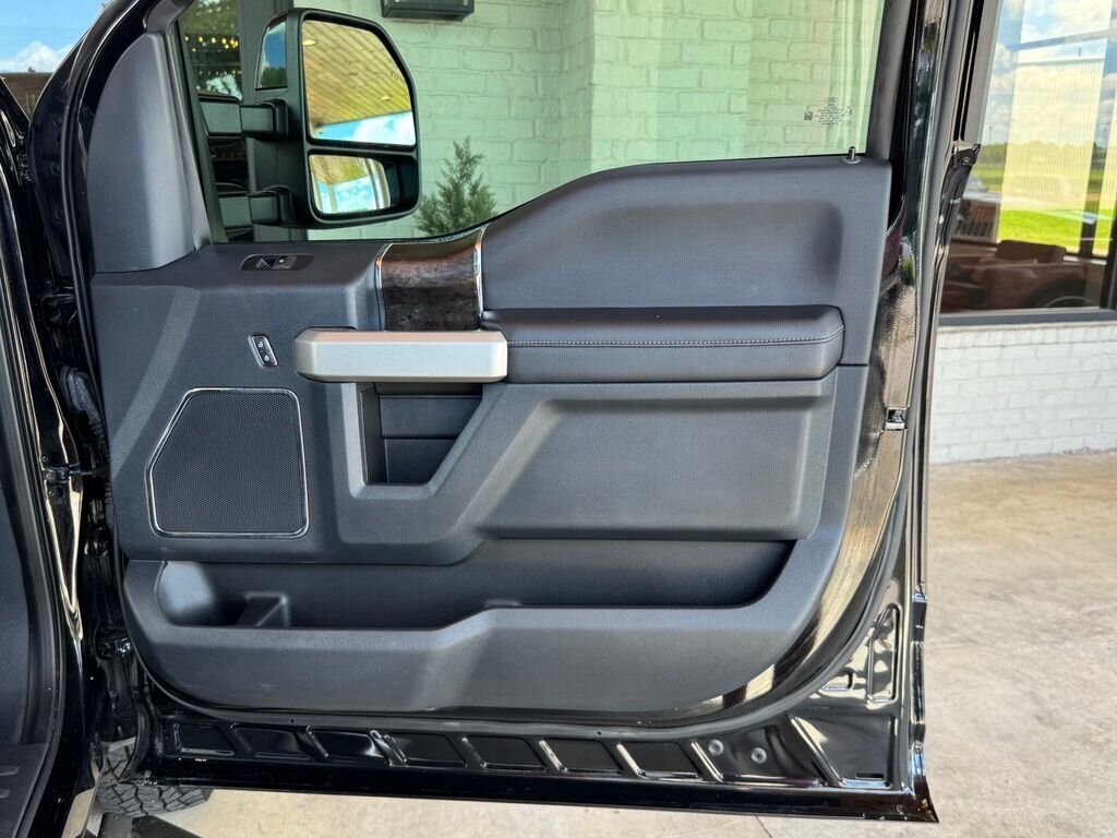 2022 Ford F-350 Lariat DRW   - Photo 47 - Martin, TN 38237