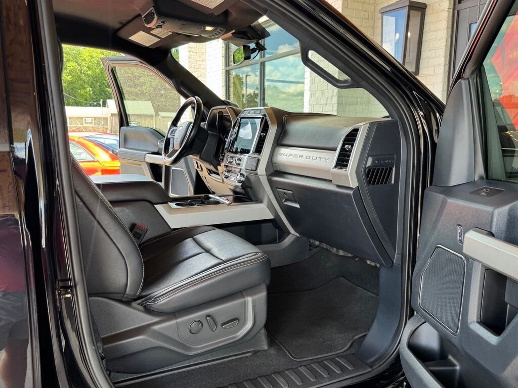 2022 Ford F-350 Lariat DRW   - Photo 45 - Martin, TN 38237