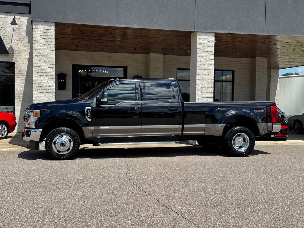 2022 Ford F-350 Lariat DRW   - Photo 6 - Martin, TN 38237