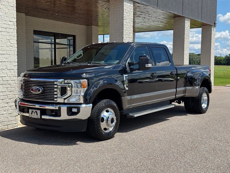 2022 Ford F-350 Lariat DRW   - Photo 3 - Martin, TN 38237